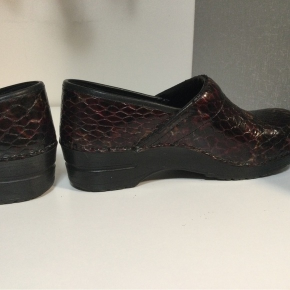 Dansko Clogs - Picture 5 of 9